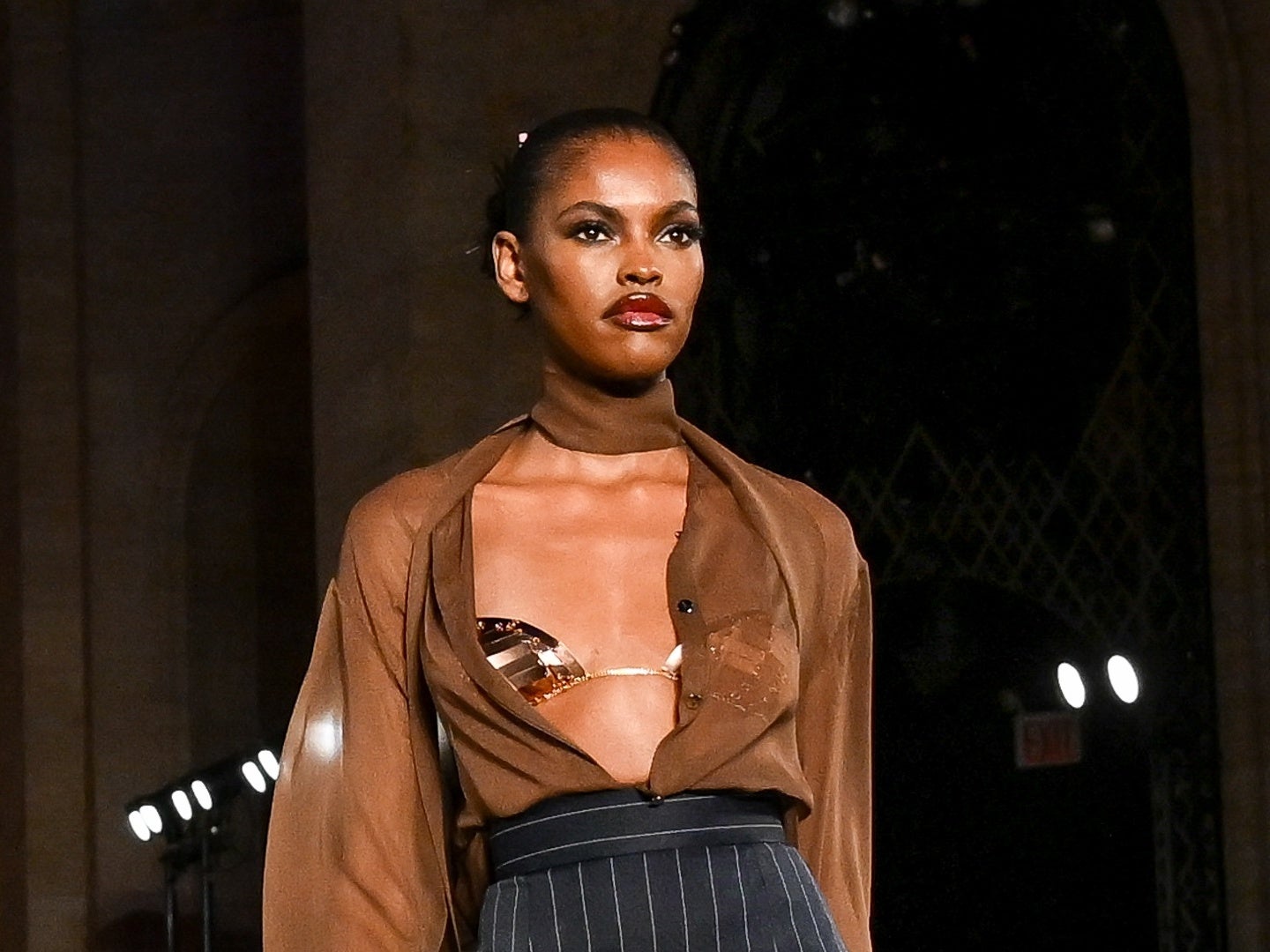 LaQuan Smith’s FW24 Show Gave Modern Boss With Knotted Bun And Siren Makeup