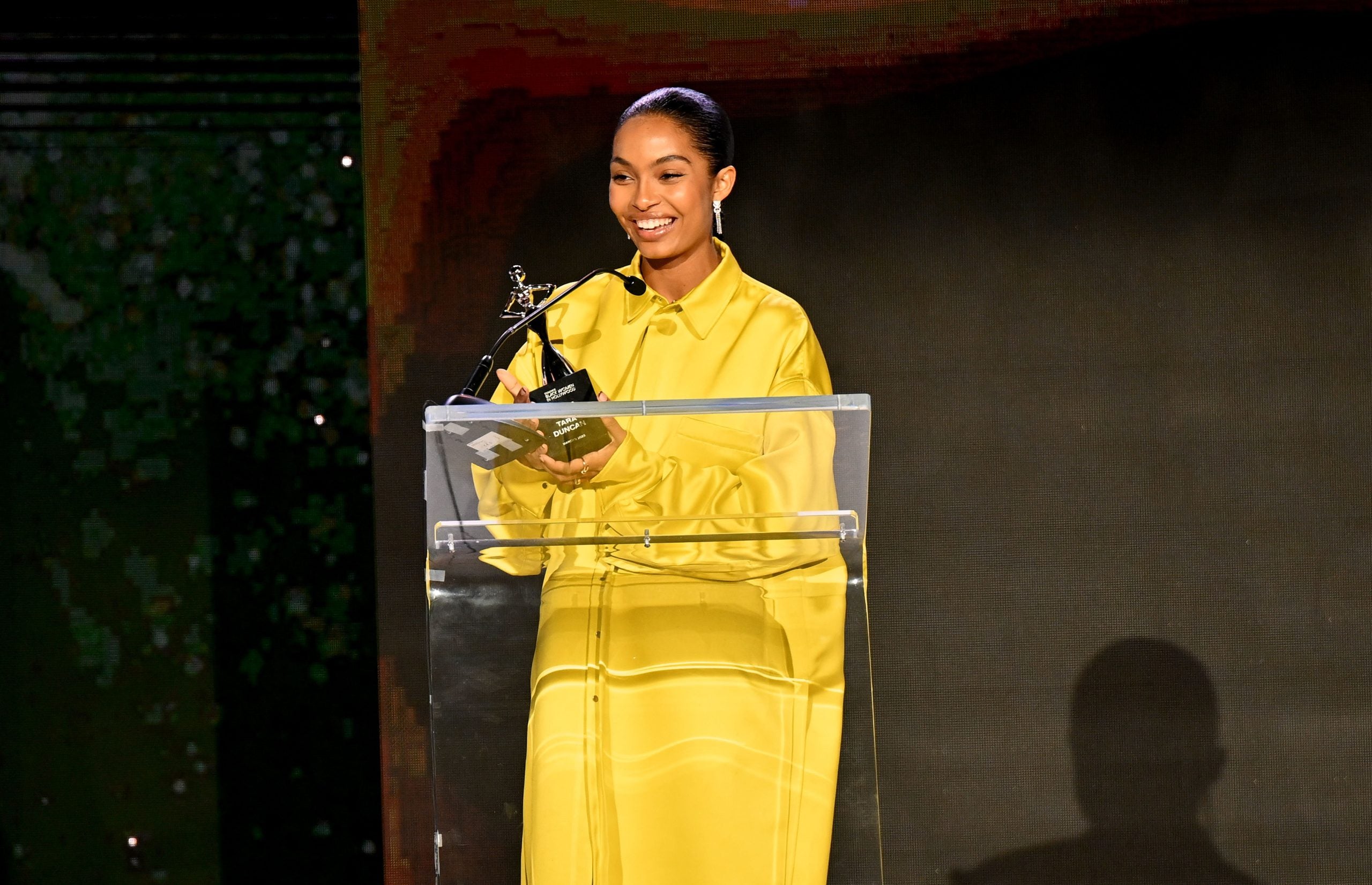 Yara Shahidi Praises Tara Duncan's Style And Discernment While Presenting Her The 2023 Black Women In Hollywood Honor